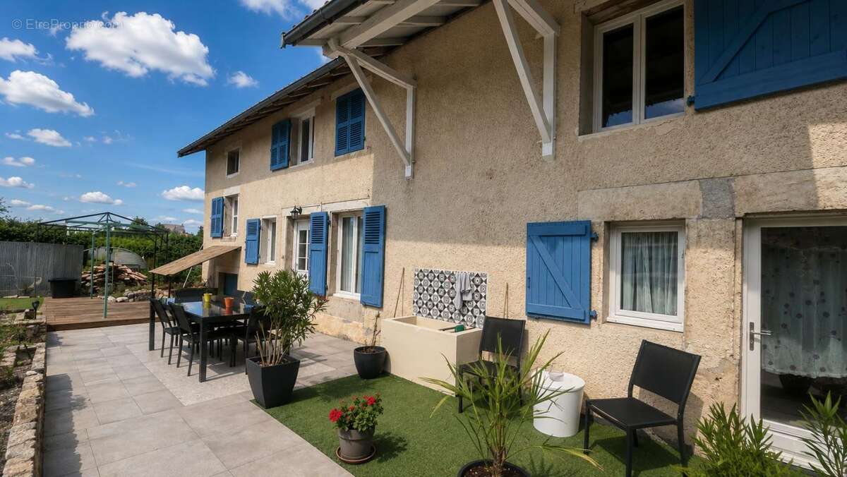 Maison à MORESTEL