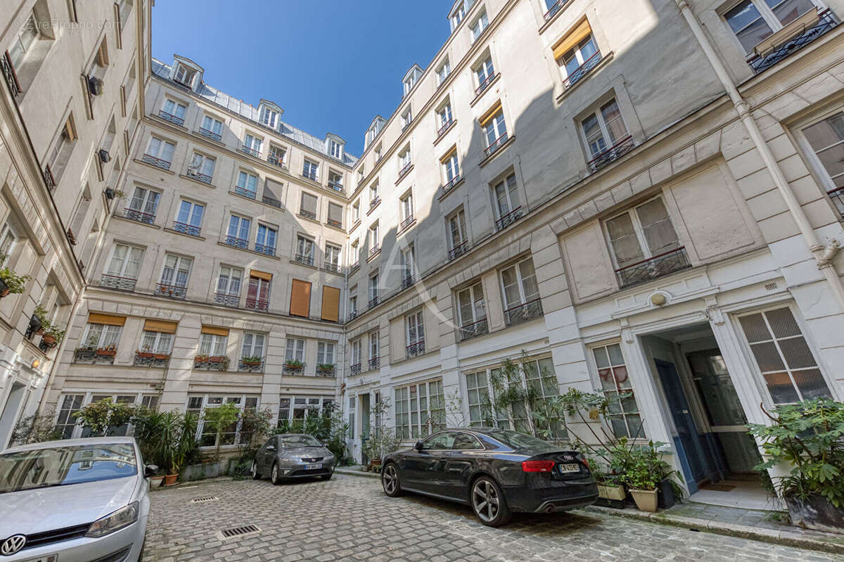 Appartement à PARIS-10E