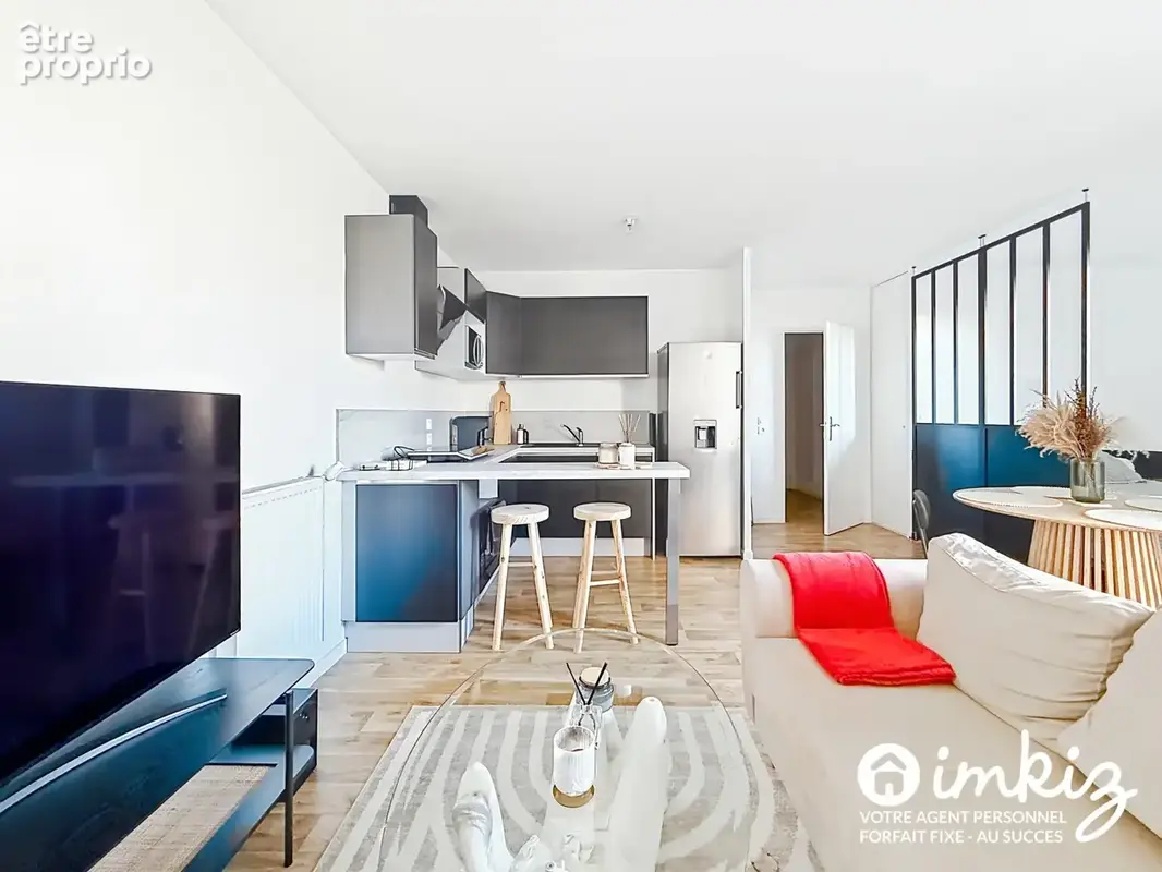 Grand studio / T2, balcon et parking privé - photo 6