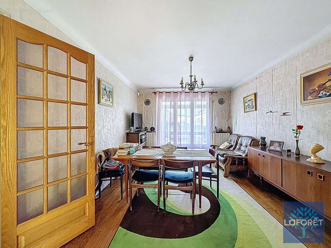 Maison à VIGNEUX-SUR-SEINE