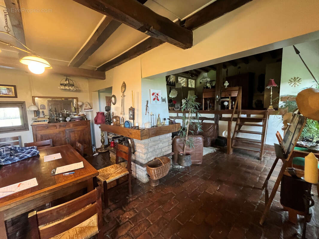 Maison à LA CHAPELLE-THECLE