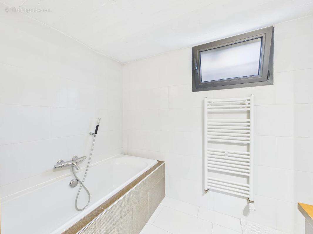 Maison à SAINT-MAUR-DES-FOSSES