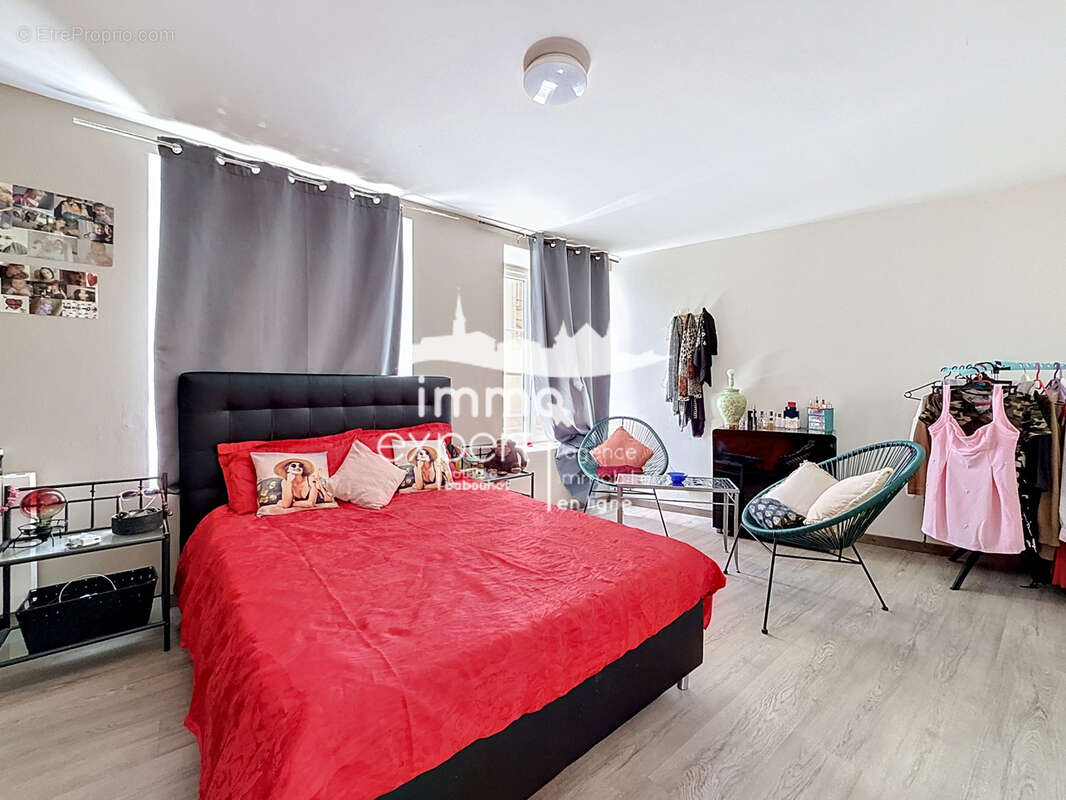 Appartement à MIRECOURT