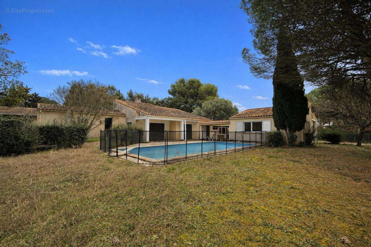 Maison à VILLEMOUSTAUSSOU