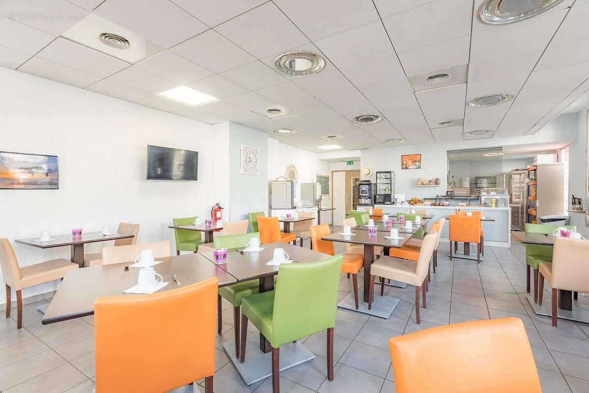 INVESTISSEMENT LOCATIF  NICE - Résidence Appart'City Classic Nice Acropolis- 6.42% de rentabilité - photo 7