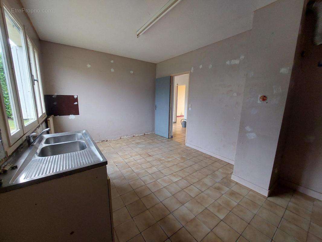 Maison à BELLE-ISLE-EN-TERRE