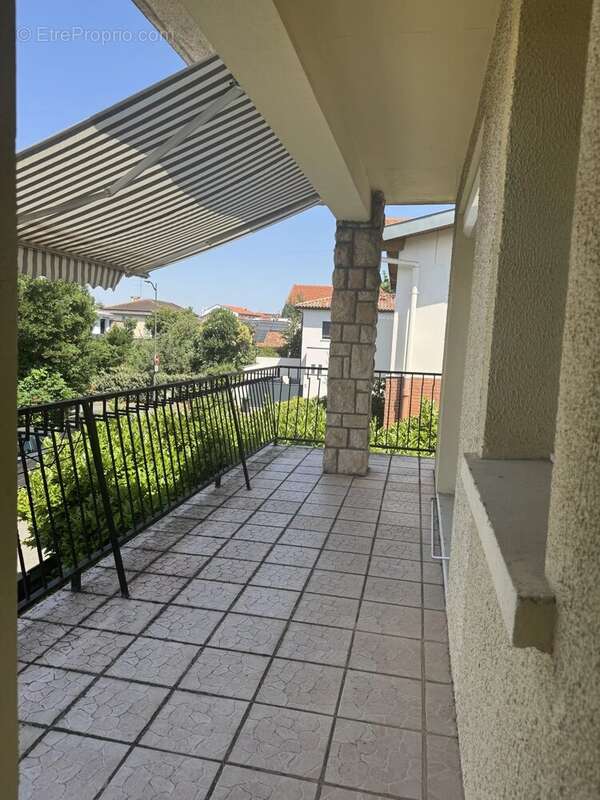 Cote pavee - maison t5 avec piscine - photo 13