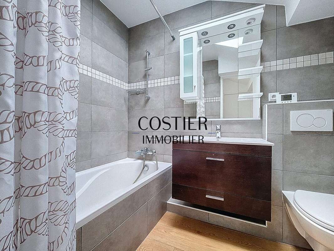 Maison à SAINT-MAUR-DES-FOSSES