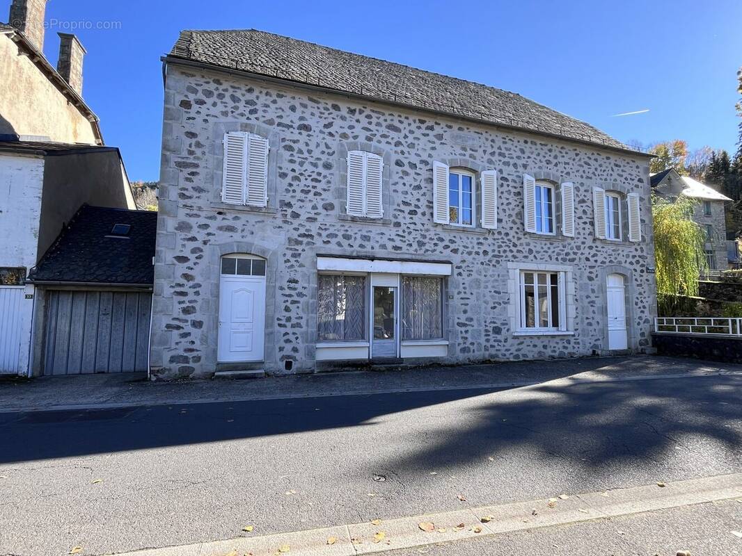 Façade avant - Maison à CHEYLADE