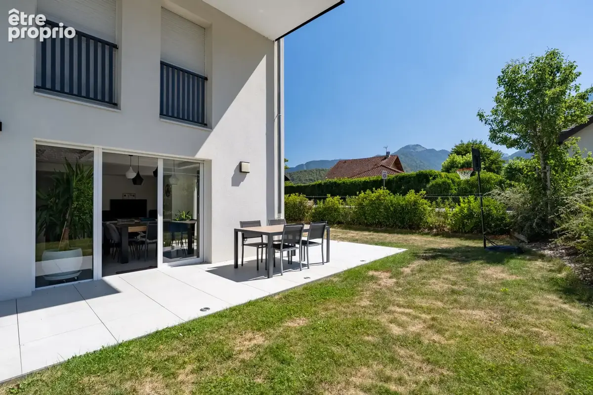 DOUSSARD - Appartement T4 lumineux avec jardin - photo 11