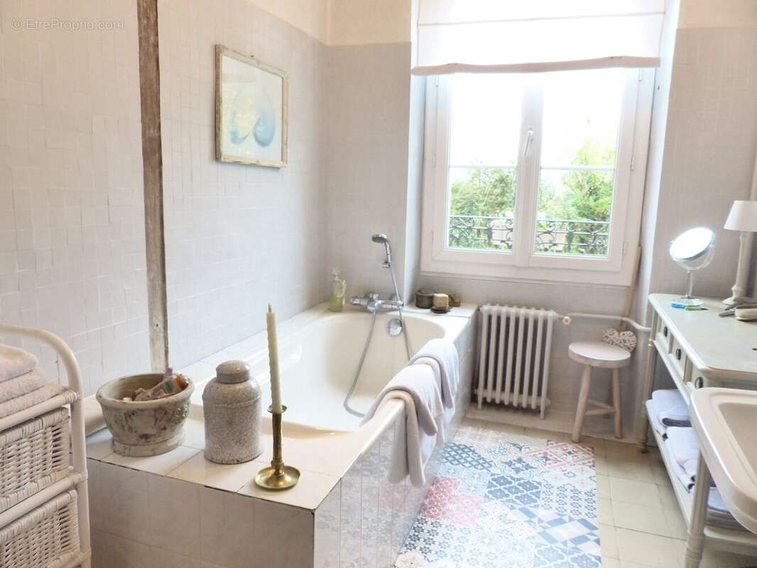 Maison à COUR-CHEVERNY