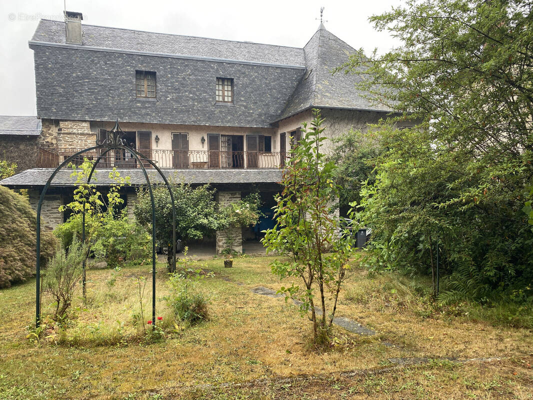 Maison à UZERCHE