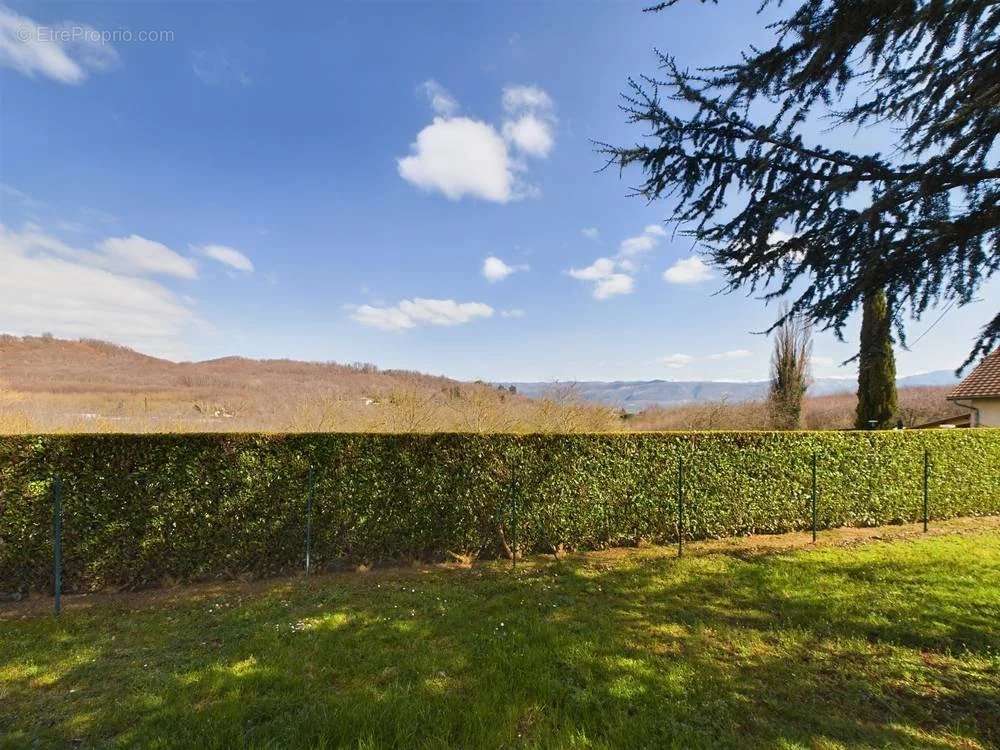 Appartement à CHATTE