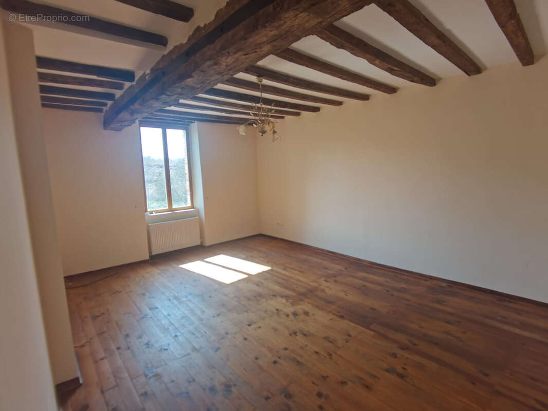 Maison à SAINT-JUNIEN