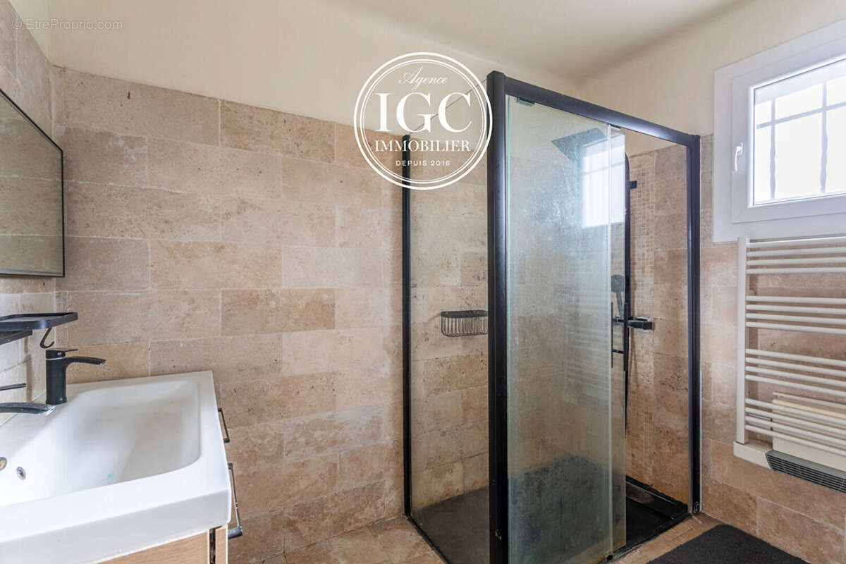 Maison à CHATEAUNEUF-LES-MARTIGUES