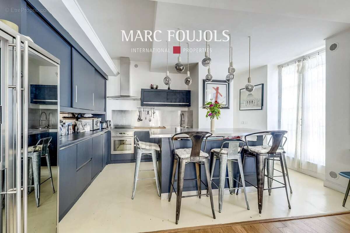 Appartement à PARIS-2E