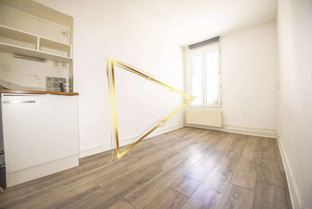 Charmant studio - à deux pas de la rue de Levis ! - photo 4