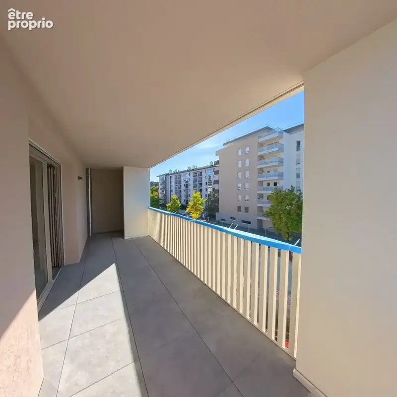 Appartement t3 moderne i grand balcon + garage privatif   annecy / cran-gevrier - photo 3