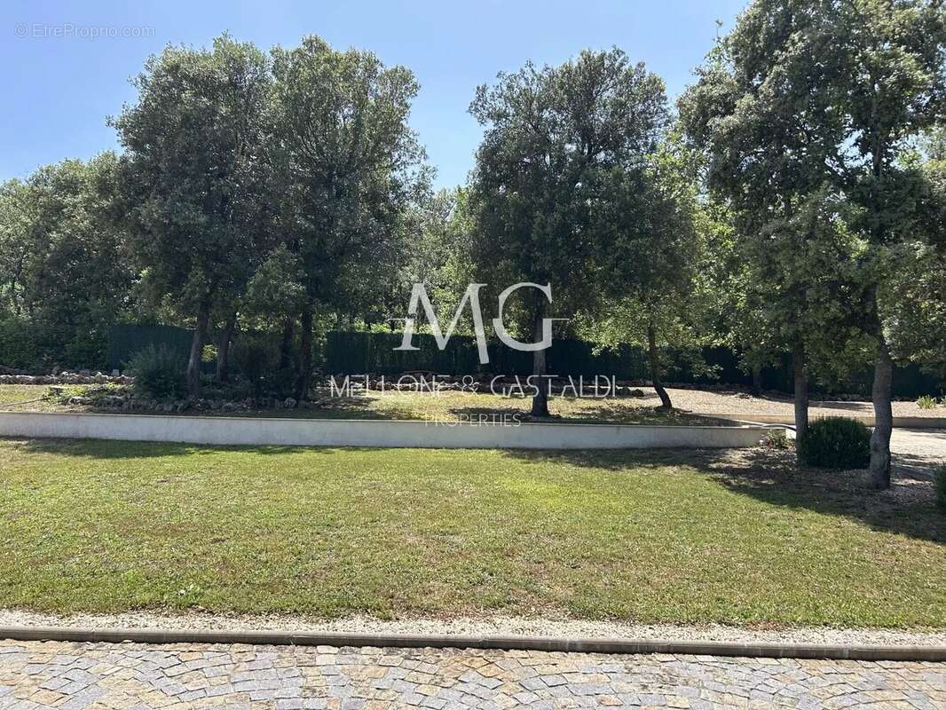 Maison à MONTAUROUX