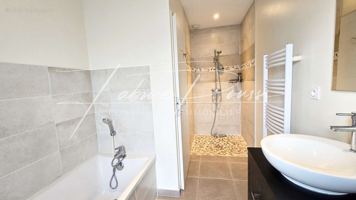 Maison à TONNAY-CHARENTE