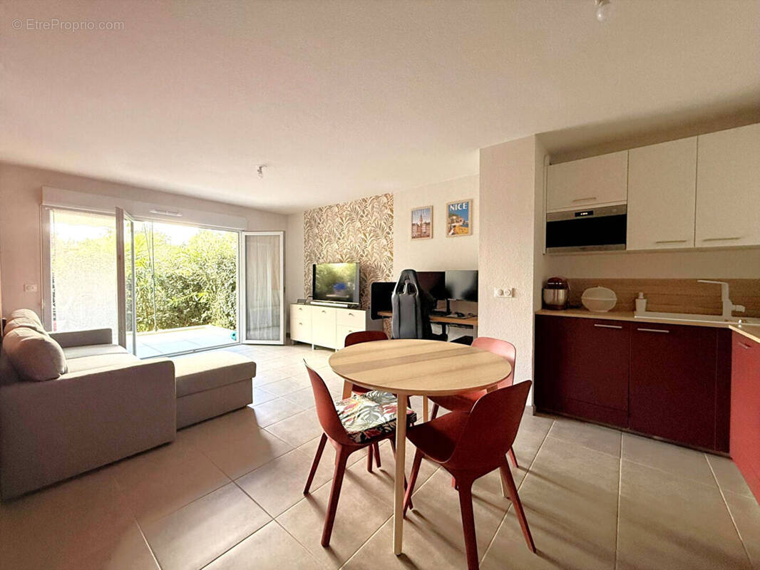 Appartement à CARROS