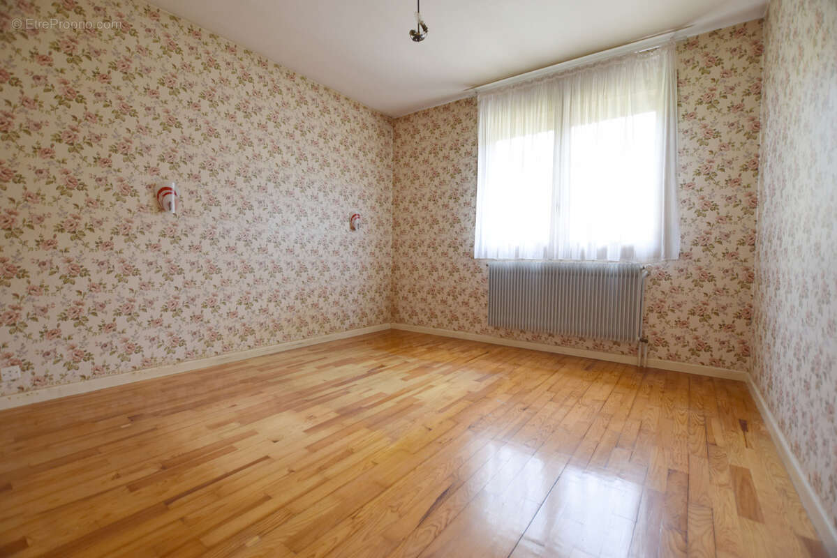 Maison à VIEUX-CHARMONT