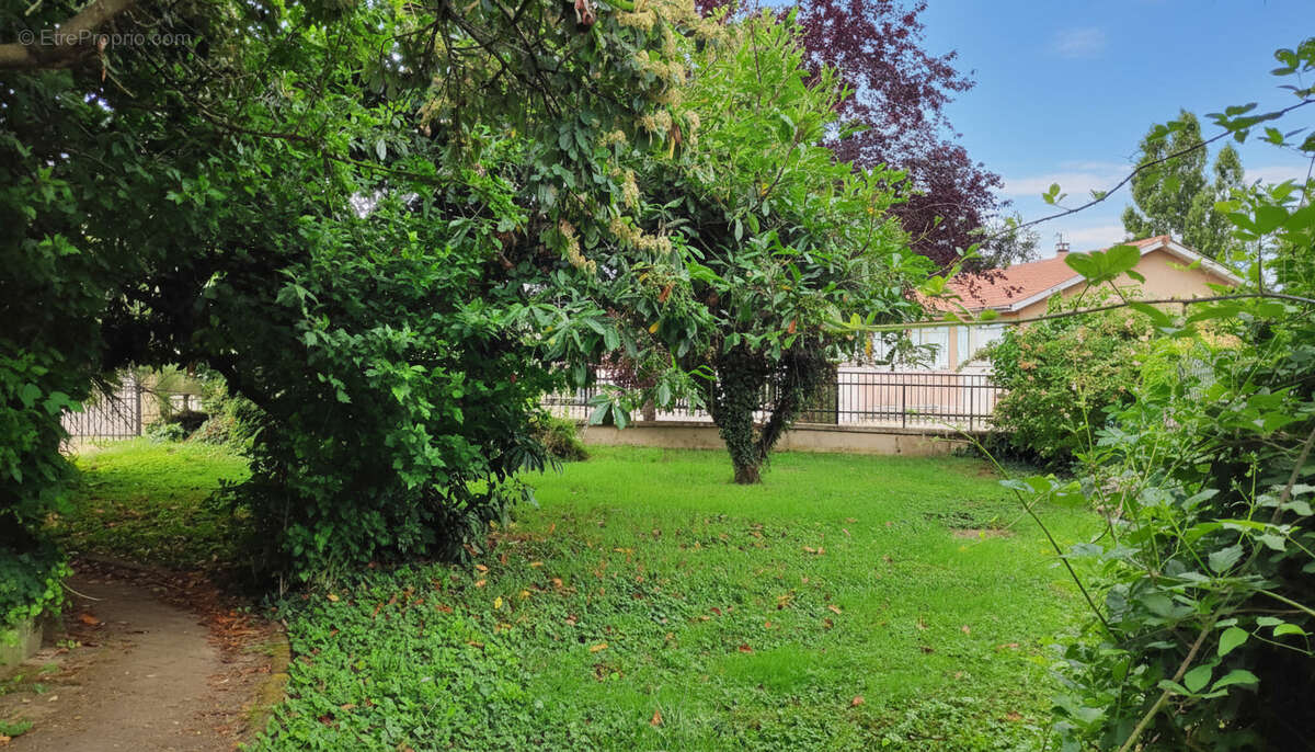 Maison à MONTAGNY