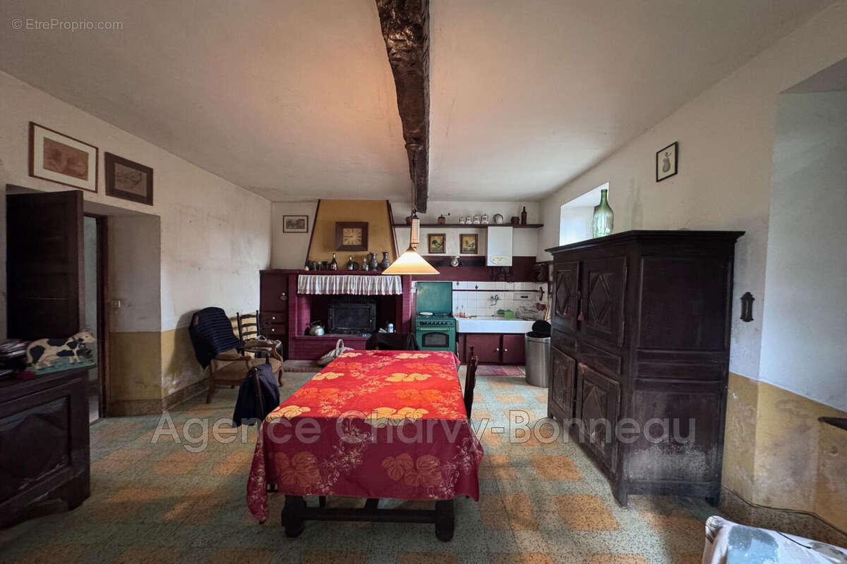 Maison à PRAT-BONREPAUX