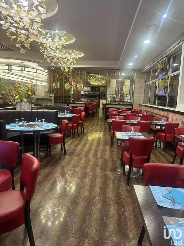 Photo 3 - Commerce à RAISMES