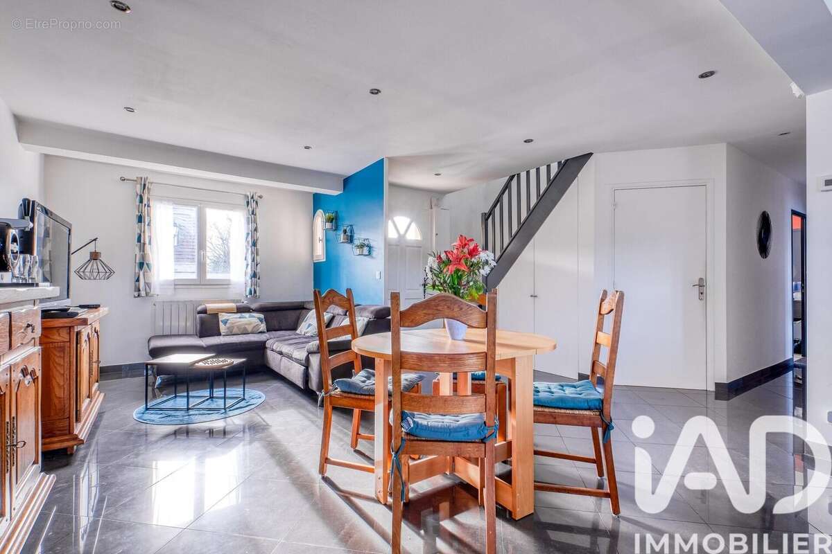 Photo 2 - Maison à ESBLY