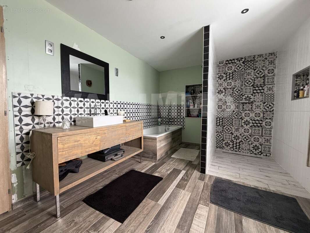 Maison 136 m² à Oisy-Le-Verger  - photo 7