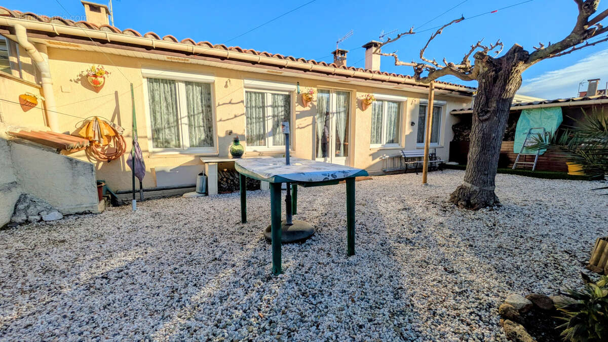 Autre à LAROQUE-DES-ALBERES