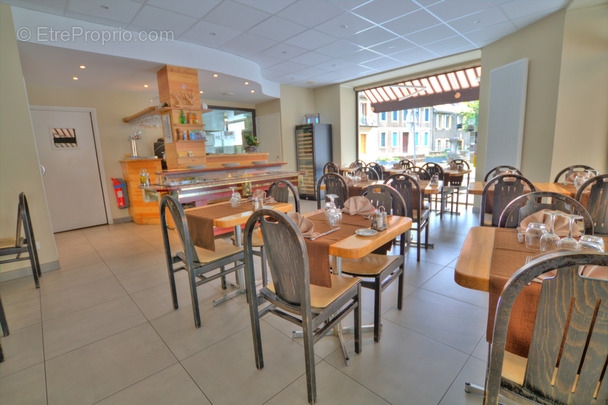 Commerce à BAGNERES-DE-LUCHON