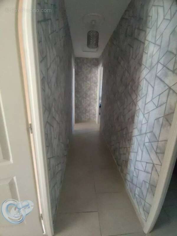 Maison de plain-pied 100 m² REVEST DU BION 04 - photo 17