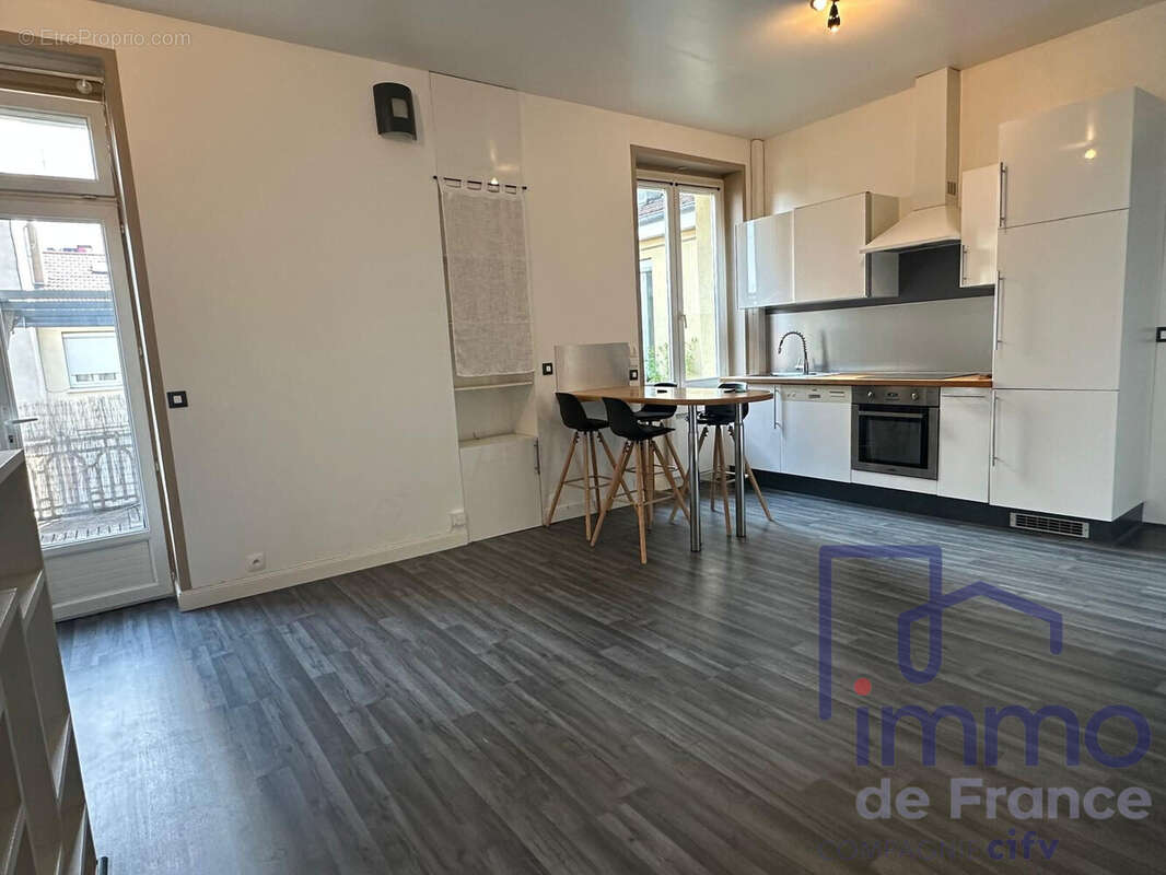 Appartement 49 m² à Saint-Etienne  - photo 6