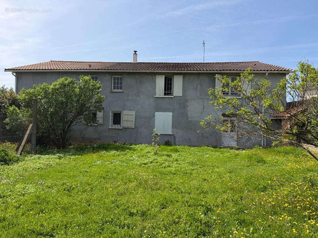Maison Saint Maixent L Ecole 10 pièce(s) - photo 3