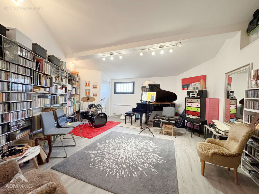 Maison à CHALLEX