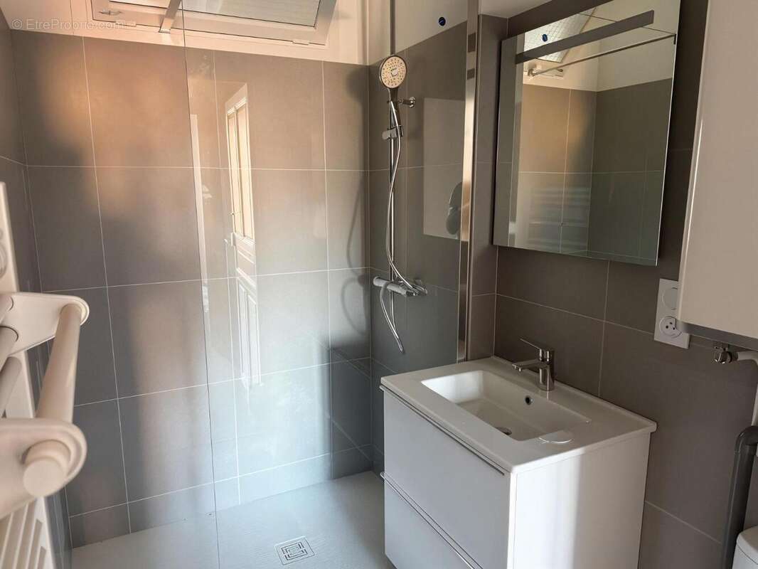   - Appartement à AUBENAS