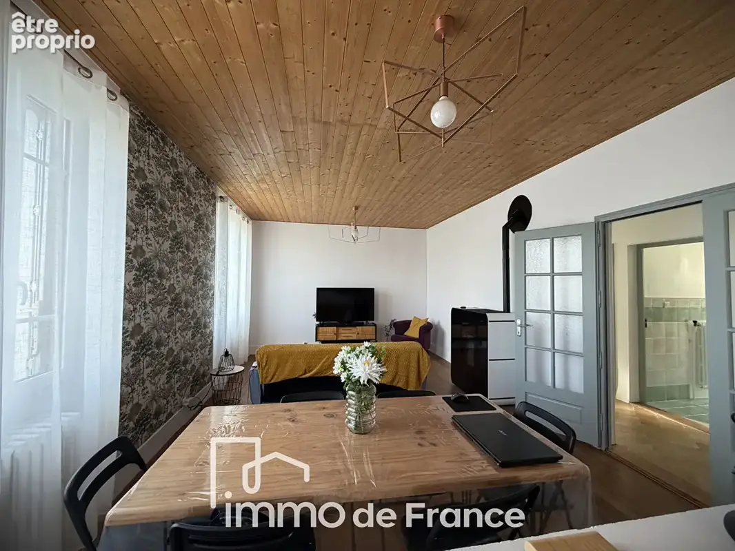 Beaux volumes pour cette maison en pierre  de 135m2 - photo 3