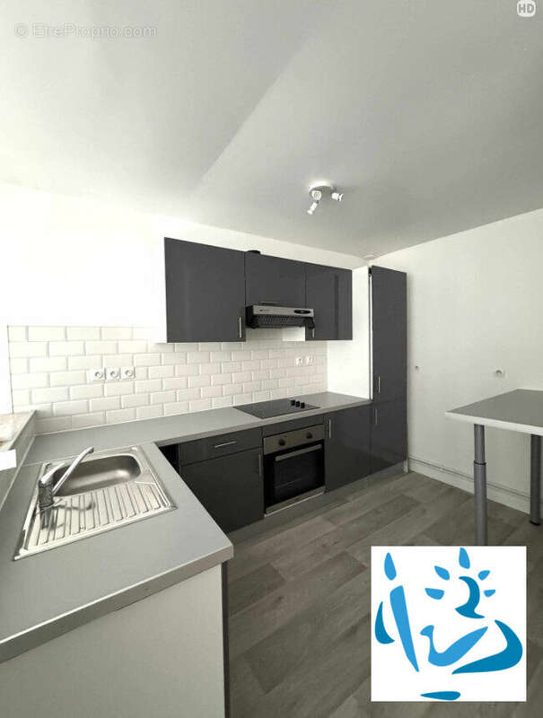 Appartement 463 m² à Mouzon  - photo 2