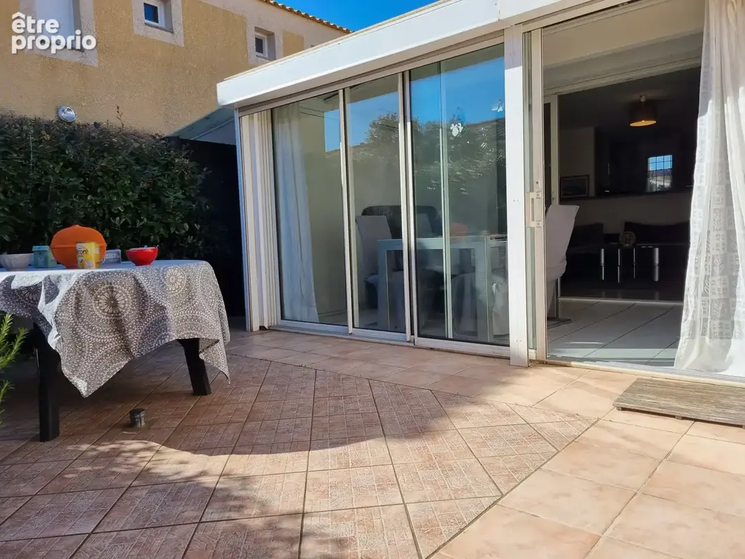 A vendre - gruissan plage - pavillon de plain-pied - bord de mer - 2 chambres - piscine - parking - photo 16