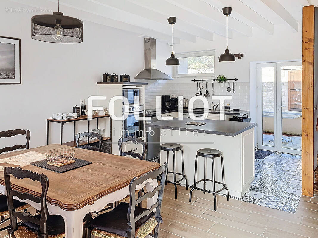 Maison à SAINTE-MARIE-DU-MONT