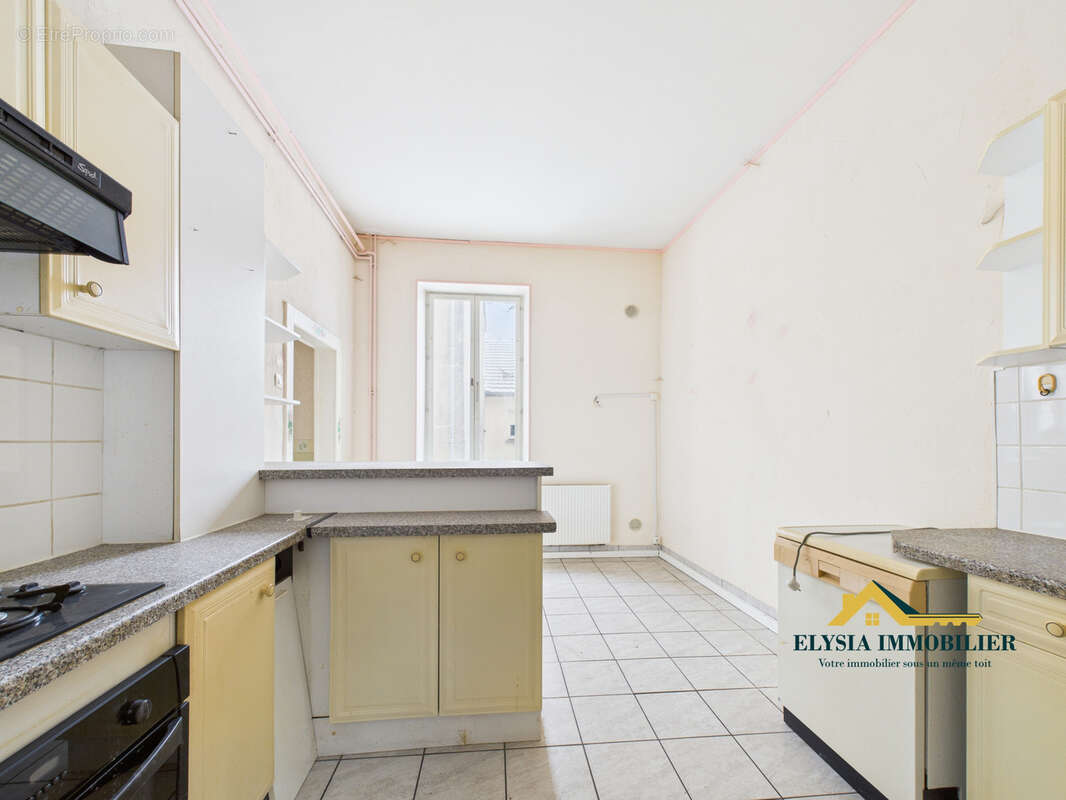 Maison à BAYONVILLE-SUR-MAD