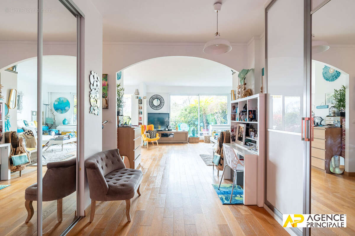 Appartement  5 pièce(s) 133 M² JARDIN - photo 8