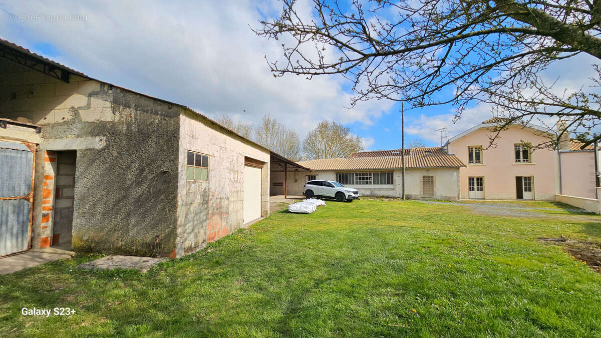 Maison à GRANZAY-GRIPT