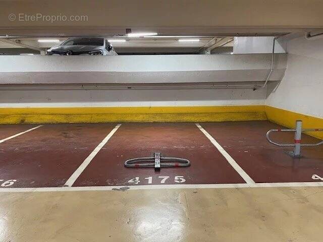 Parking à PARIS-13E