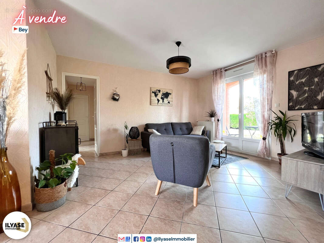 Maison 5 pièces  4 CH  1101 m2 - photo 11