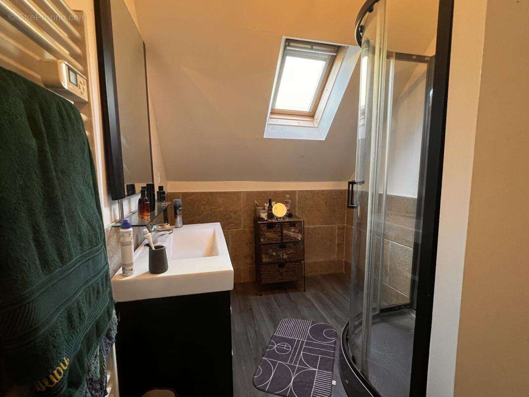 Appartement à CHALLES-LES-EAUX