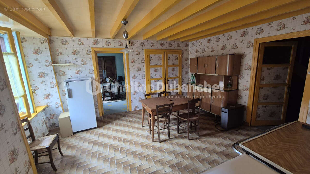 Maison à NOIRETABLE