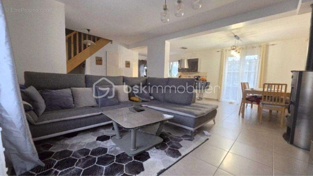 Maison à NANTEUIL-LE-HAUDOUIN